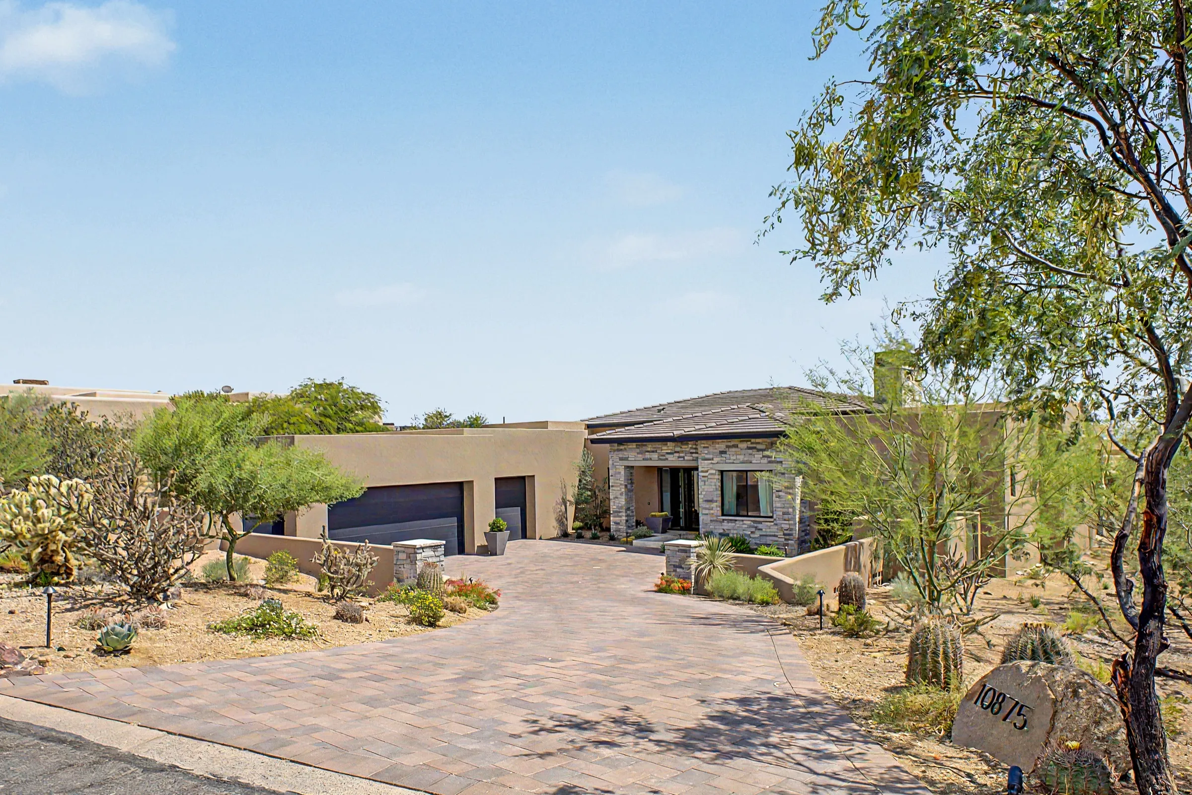 Front of 10875 E Prospect Point Drive